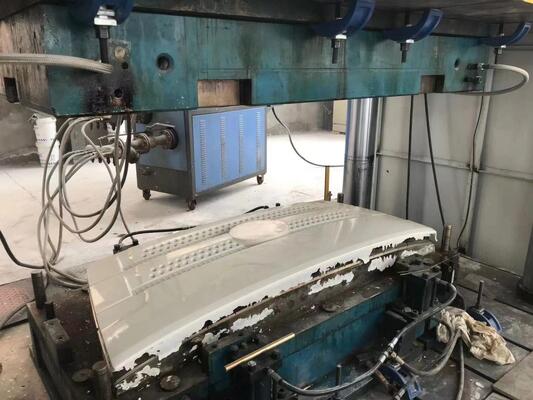 Προσαρμοσμένο SMC στύση Molding FRP αυτοκινήτων και λεωφορείων Μέρη εσωτερικό εξωτερικό Τρίμ OEM / ODM