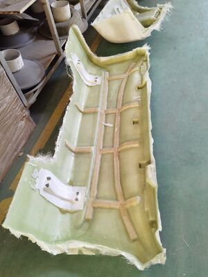 Φυσικά ή Βαμμένα Εξαρτήματα Αυτοκινήτων από FRP (Πλαστικό Ενισχυμένο με Ινοπλισμό) Ανθεκτικό στη Θερμότητα Μέτρια έως Υψηλή Κατάλληλο για Διάφορα Οχήματα