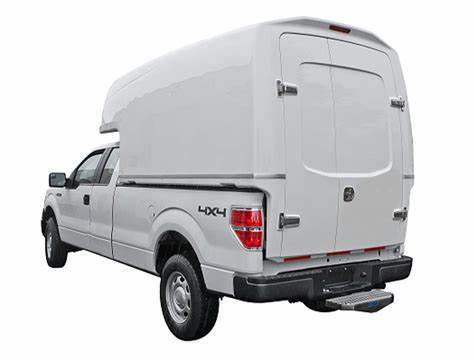 Προσαρμοσμένο ελαφρύ FRP σώμα κελύφους σχεδιασμένο για εσωτερικούς χώρους προσφέροντας ελαφριά αντοχή και επιλογές προσαρμογής χρώματος