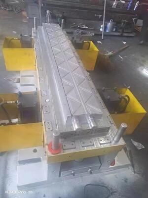  SMC Καλούπια FRP Μέρη Λεωφορείων Μπροστινό Πίσω Περίβλημα Πλευρική Προστατευτική Πλάκα Εξωτερικό Τρίμ